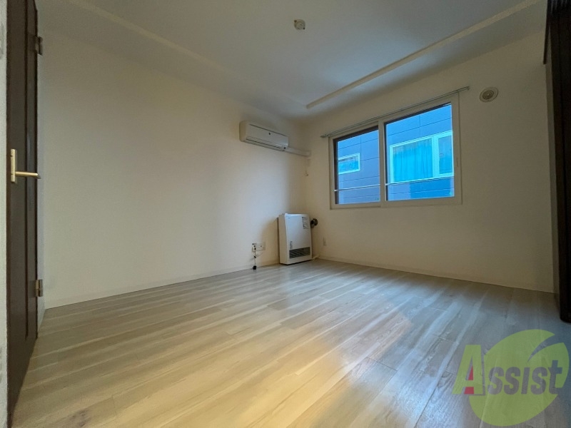 居室・リビング　広くてキレイなお部屋が広がっていて、充実した生活が送れそう。
