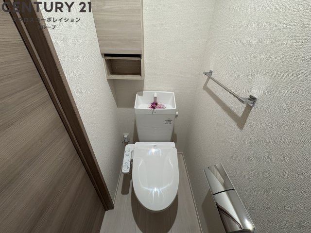 トイレ　温水洗浄便座付きのトイレです♪