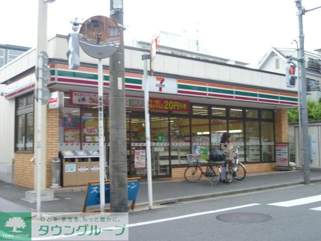 コンビニ　セブンイレブン（コンビニ）まで242m