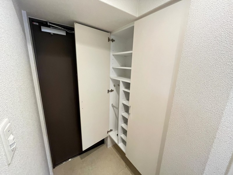 玄関　収納付きの玄関