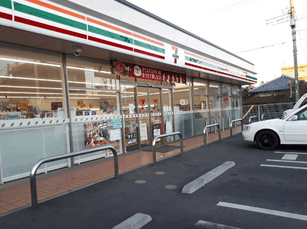 コンビニ　セブンイレブンさいたま文蔵４丁目店（コンビニ）まで305m
