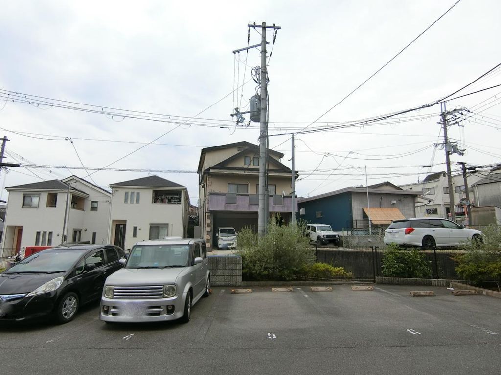 駐車場　駐車場
