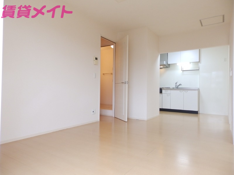 居室・リビング　別部屋参考写真です