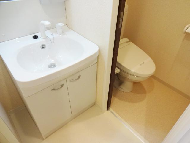 トイレ　水廻りの設備も文句なし！！