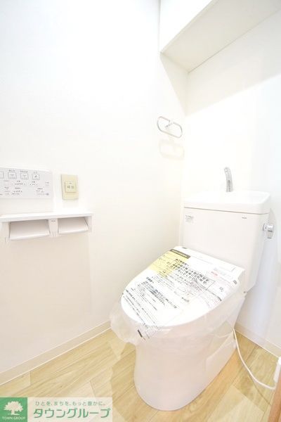 トイレ　別号室参考写真です