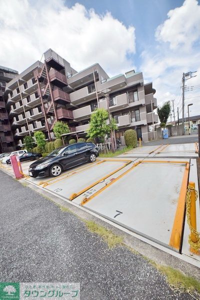 駐車場　駐車場