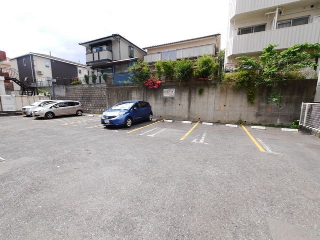駐車場　★お部屋探しは、タウンハウジング多摩センター店へ★