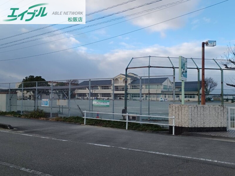 小学校　松阪市立米ノ庄小学校（小学校）まで1387m
