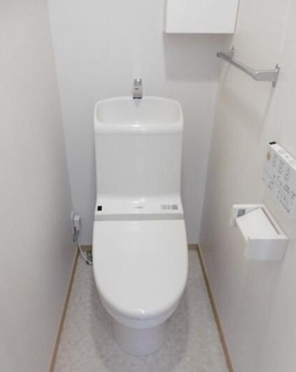 トイレ　別部屋の画像を使用しております。