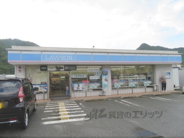 コンビニ　ローソン氷上町石生店（コンビニ）まで400m