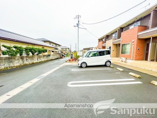 駐車場　駐車場