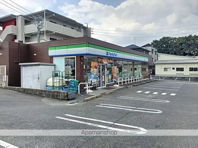 コンビニ　ファミリーマート有松郷前店（コンビニ）まで587m
