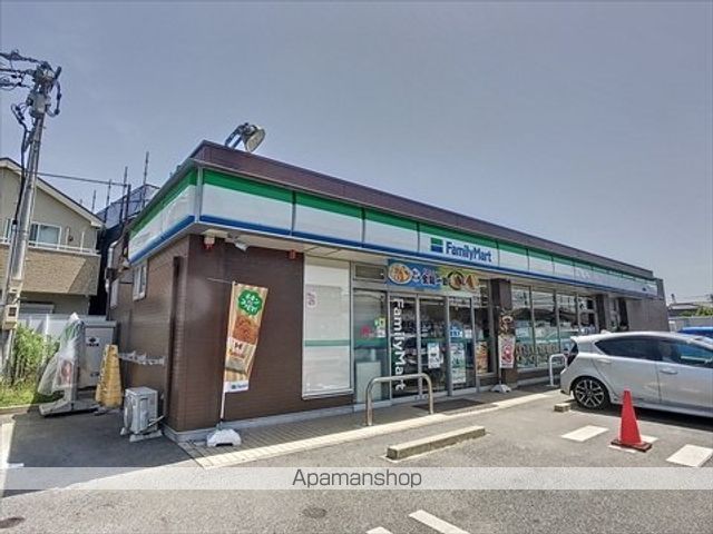 コンビニ　ファミリーマート緑鳴海店（コンビニ）まで302m