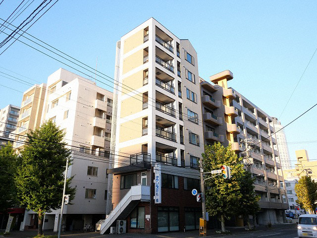 建物外観　◆エアコン付きで夏も快適！◆東西線西11丁目駅徒歩圏内！