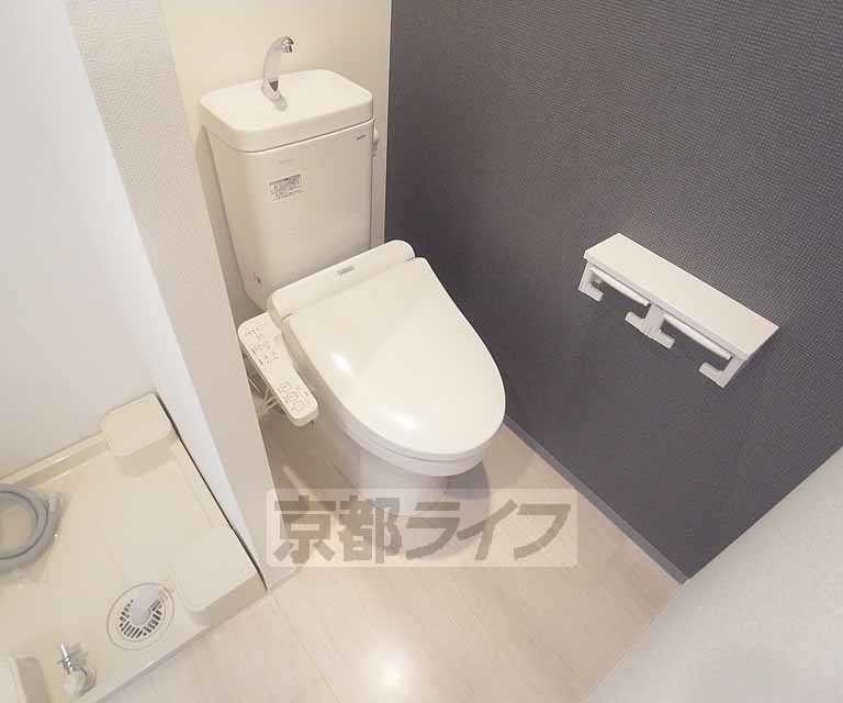 トイレ　ウォシュレットつきです。
