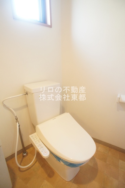 トイレ　白を基調とした空間で清潔感のあるトイレです♪