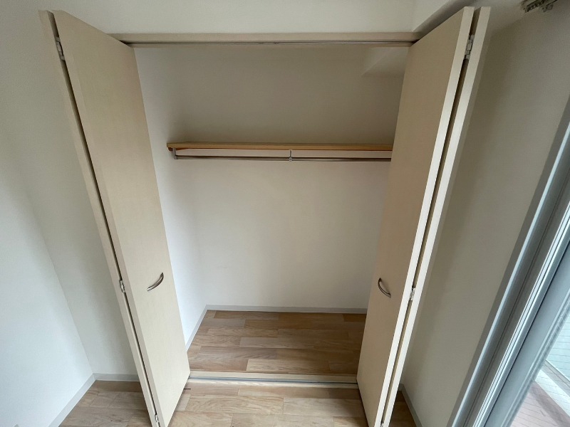 収納　寝室の収納です。部屋がすっきり片付きます。