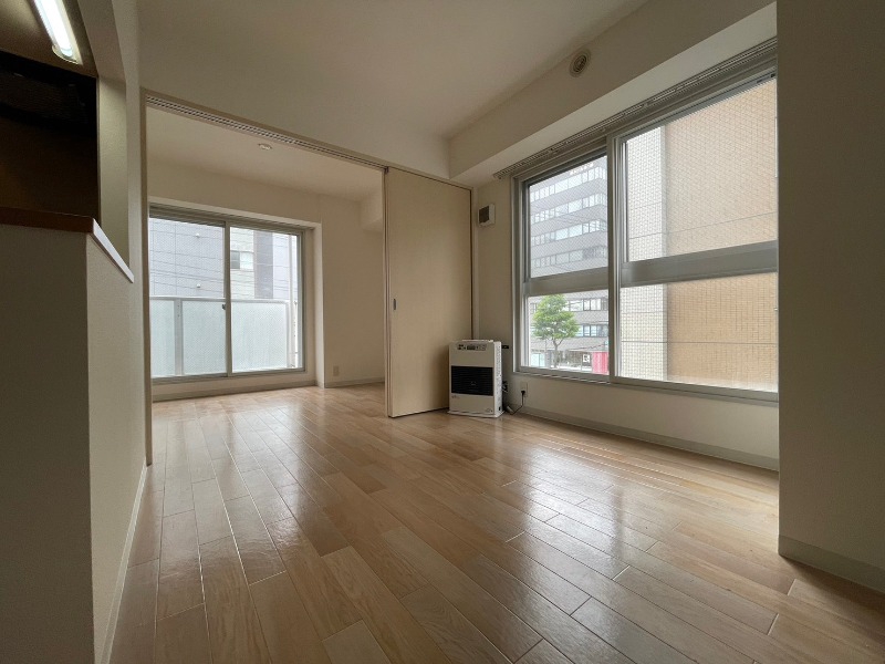 居室・リビング　広くてキレイなお部屋が広がっていて、充実した生活が送れそう。