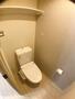 トイレ　温水洗浄便座付きのトイレです♪