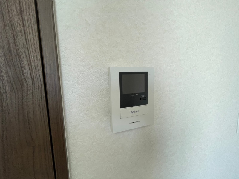 その他設備　ＴＶモニター付インターホンです。来客者の顔が見えるので安心！