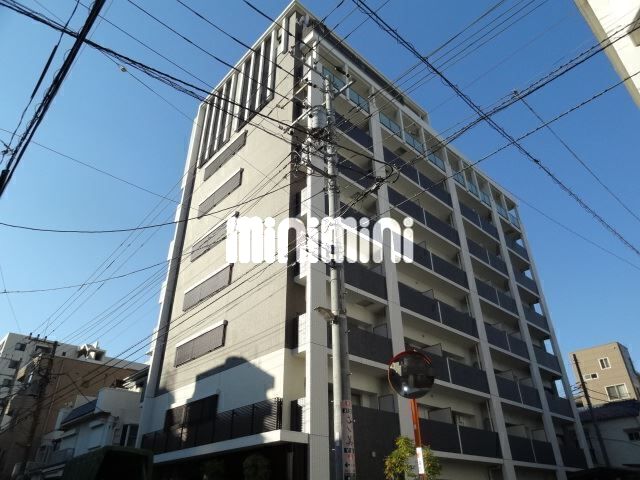 建物外観　９階建てのマンション