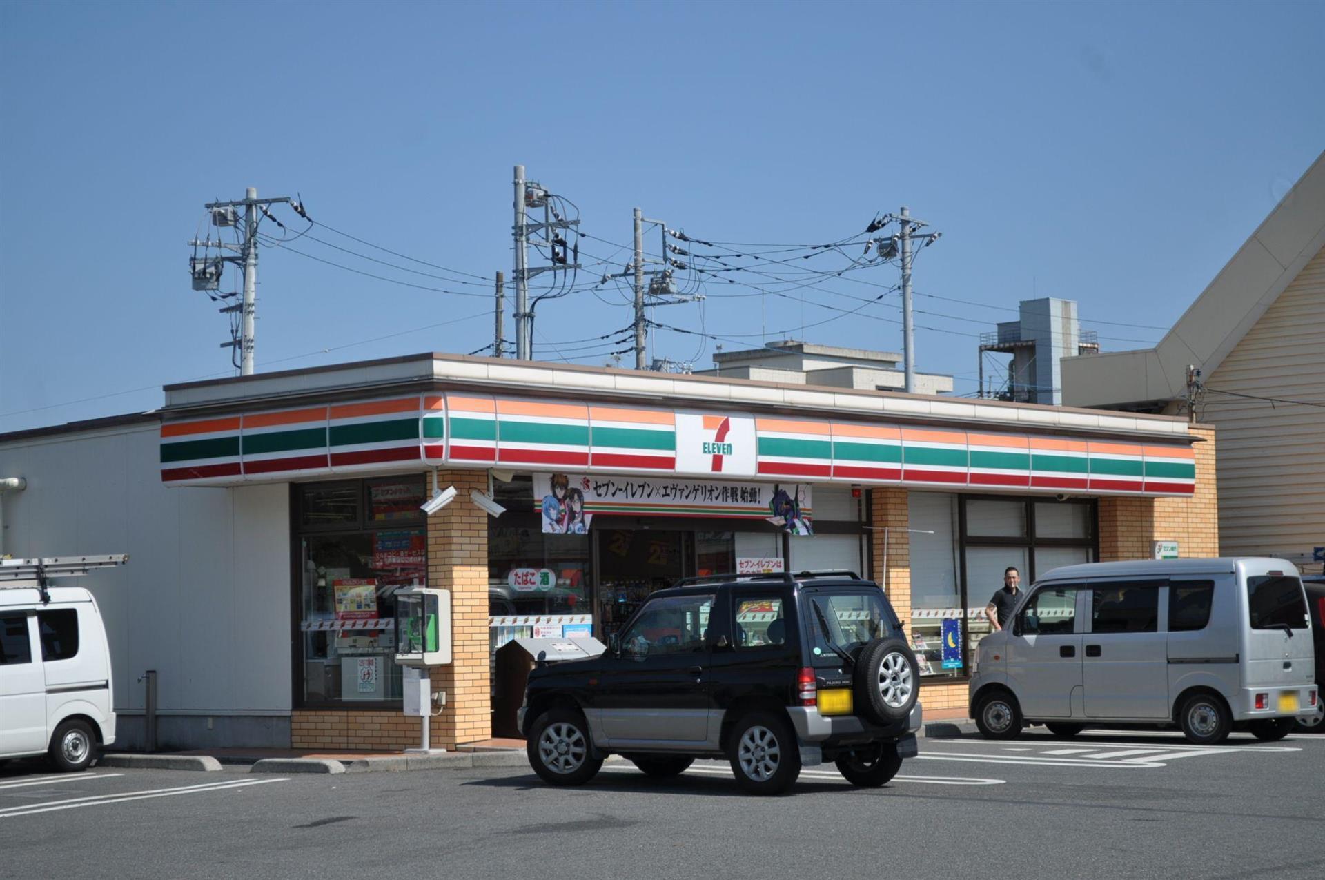 コンビニ　セブンイレブン川越的場新町店（コンビニ）まで379m