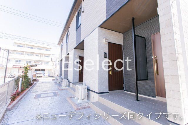 エントランス　※同仕様の画像の為、実際とは異なります
