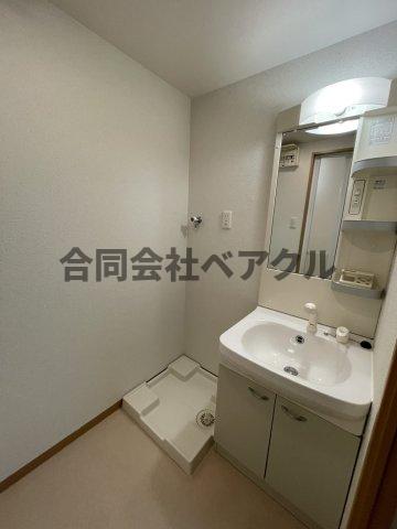 洗面設備　ゆったりとスペースのある洗面所