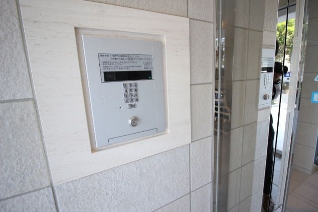 エントランス　安心安全なオートロック