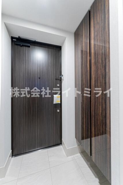 玄関　※写真は同タイプ住戸です。