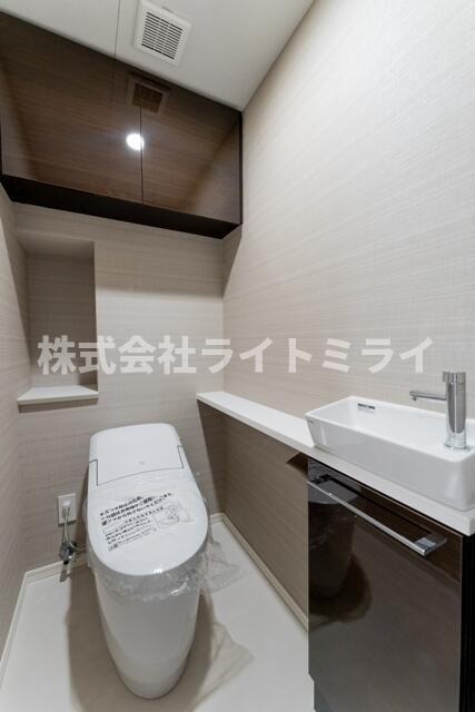 トイレ　※写真は同タイプ住戸です。