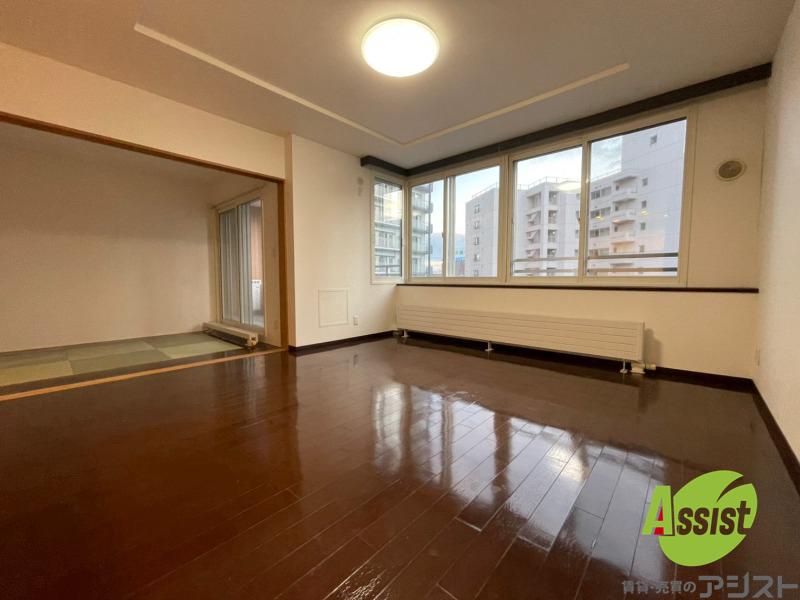 居室・リビング　明るいお部屋は気持ちよく過ごせそうですね。