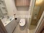 トイレ　落ち着いた色調のトイレです