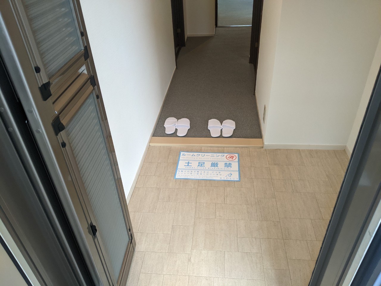 ソシエ北大阪2番館の玄関写真