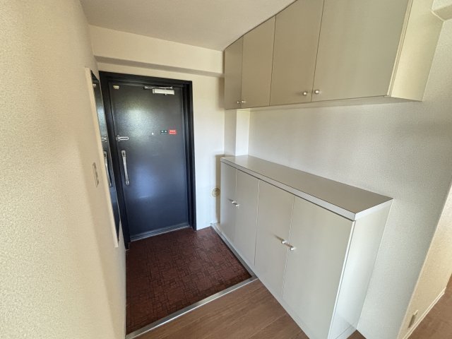 玄関　収納豊富な玄関です★
