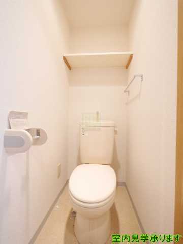 トイレ　別部屋の画像になります。