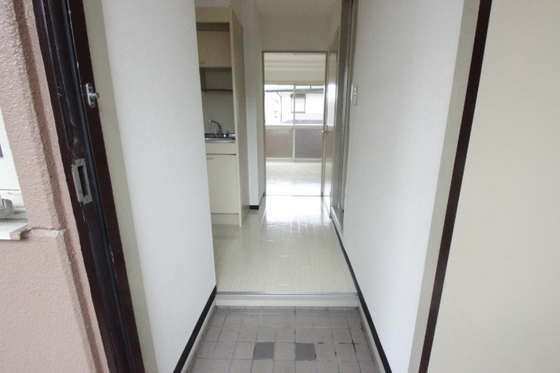 玄関　※別号室の部屋です