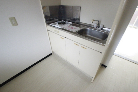 キッチン　※別号室の部屋です