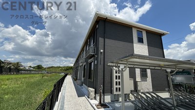 建物外観　防犯カメラ付きで安心です！