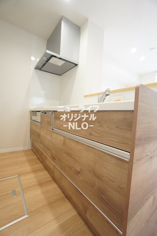 キッチン　火を使わず安心で、お手入れがラクチンなIHコンロ。さらに食器