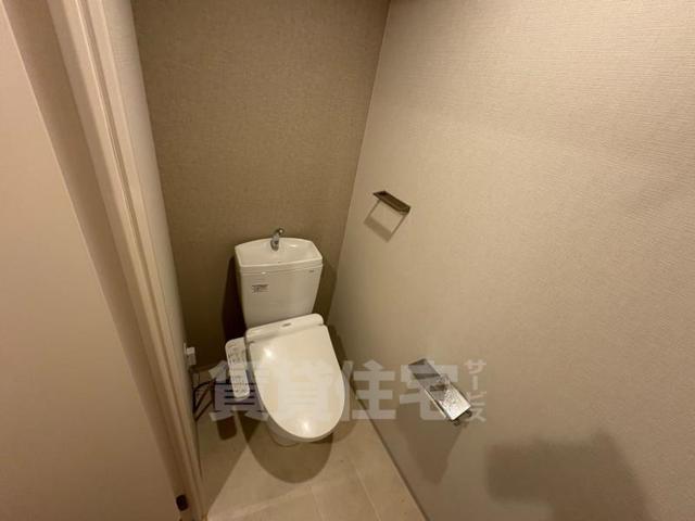 阪急宝塚線 十三駅 徒歩12分 9階建 築7年のトイレ写真