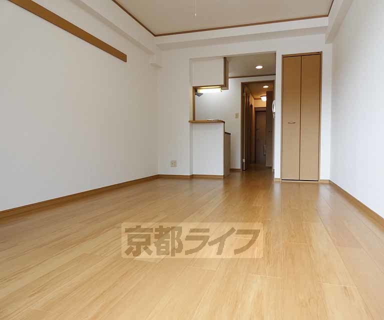 地下鉄烏丸線 竹田駅 徒歩1分 4階建 築22年の居間写真