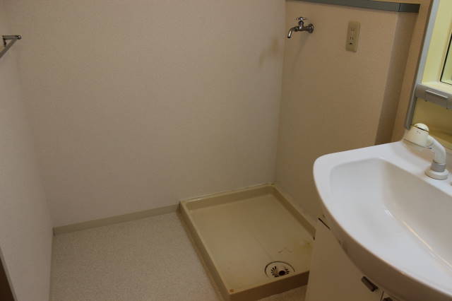 洗面設備　※別の部屋の写真です