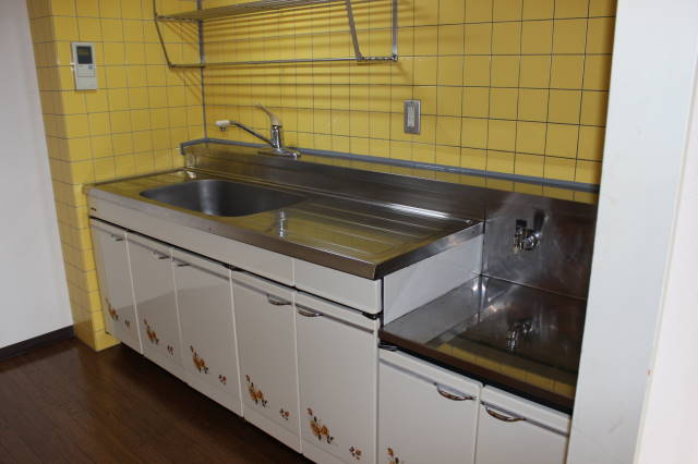 キッチン　※別の部屋の写真です