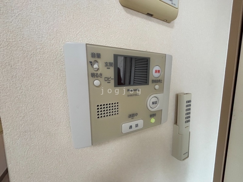セキュリティ　モニター付きインターホンで来客確認も安心です！