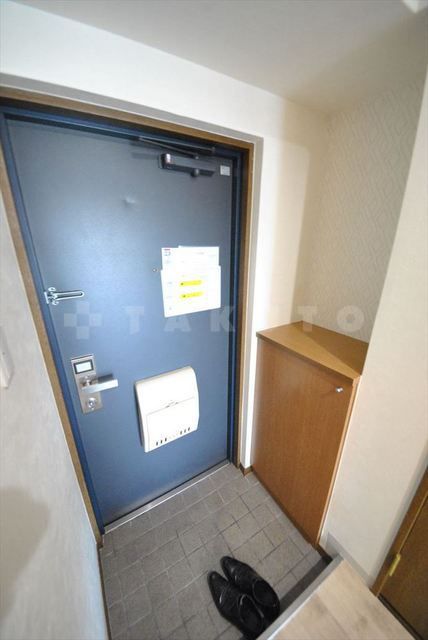 ローズコーポ新大阪9の玄関写真