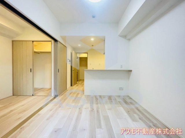 LiveCasa天満橋の居間写真