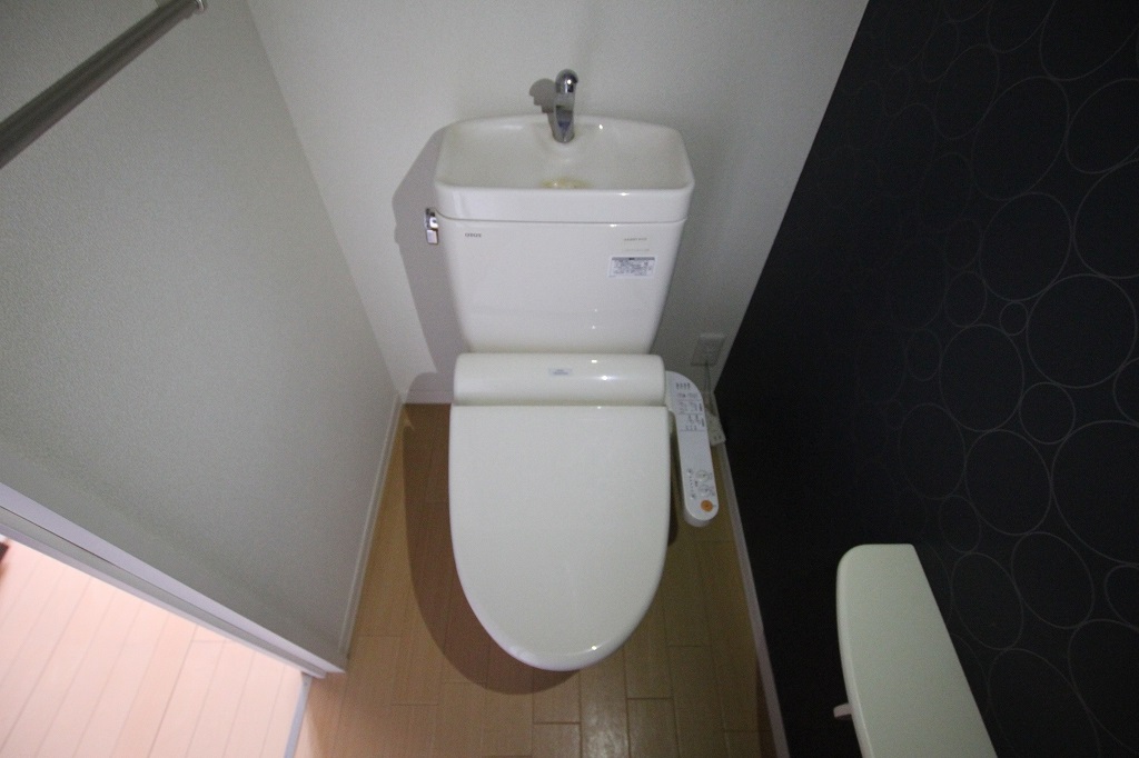 ＪＲ山陽本線 福山駅 徒歩45分 2階建 築14年のトイレ写真