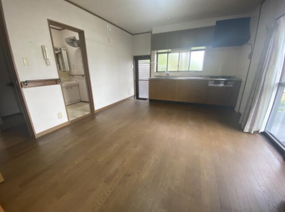 上高丸1丁目戸建の居間写真