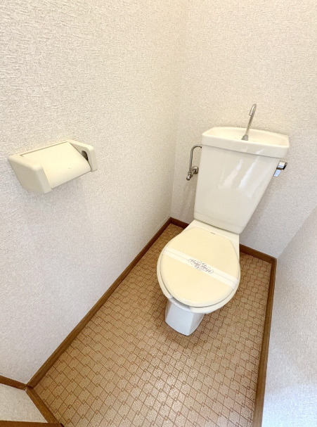東急東横線 妙蓮寺駅 徒歩12分 2階建 築40年のトイレ写真